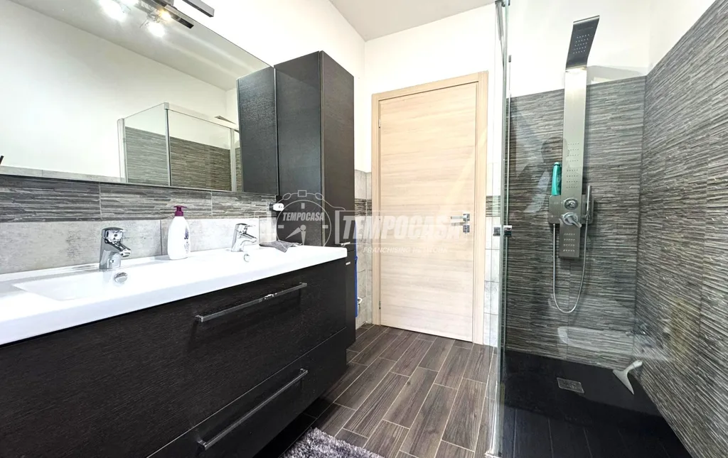 Vannitoad - Modern Villa with Garden in Druento