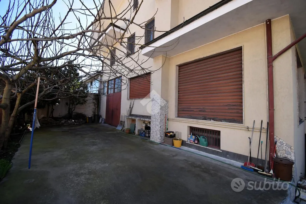 Jardin - Top Floor Apartment with Balconies in Rozzano