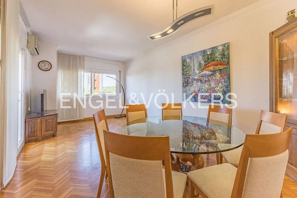 Apartment with Pool in La Maternitat i Sant Ramon