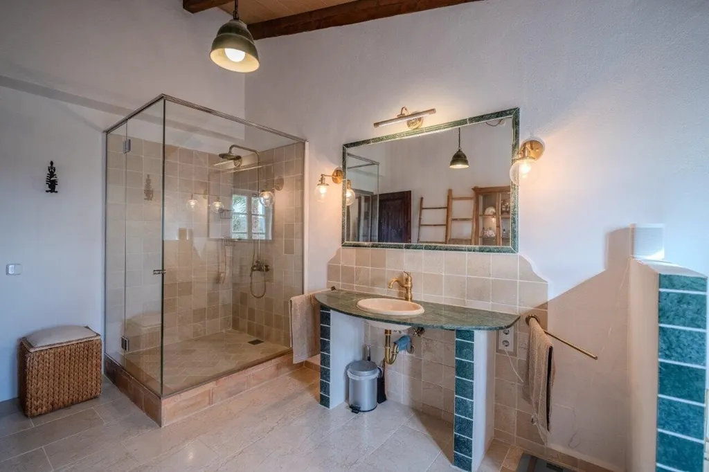 Vannitoad - Rustic Finca with Panoramic Views in Manacor