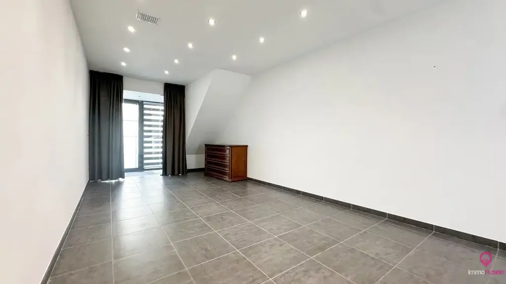 Rooms - Mixed-Use Property with Garden in Beringen Centre