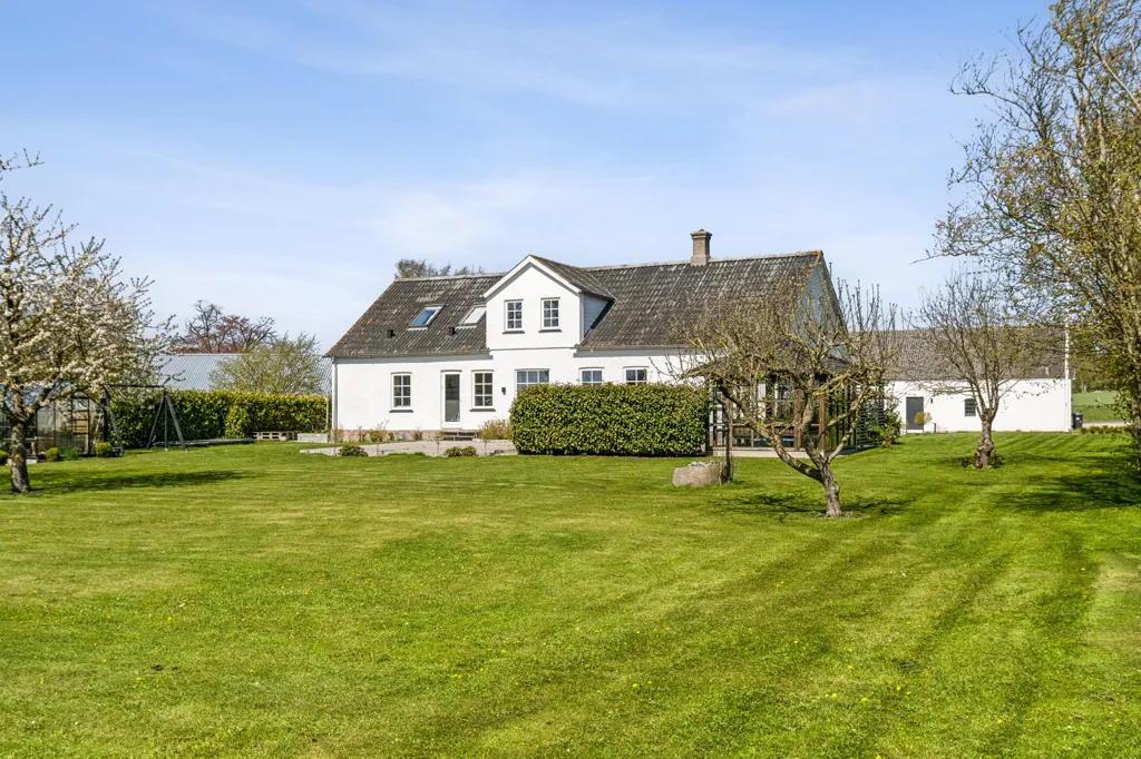 Garden - Farmhouse with Equestrian Facilities in Haarby