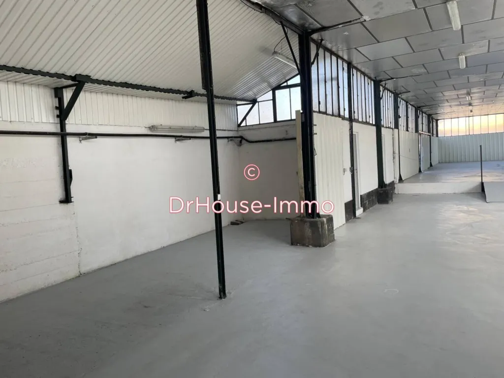 Garage - Commercial Workshop with Parking in Gond-Pontouvre