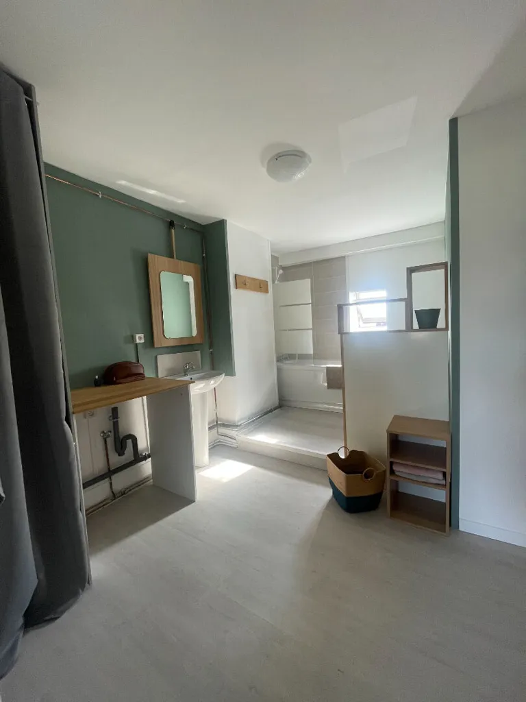 Chambres - Appartement Neuf et Meublé à Autun