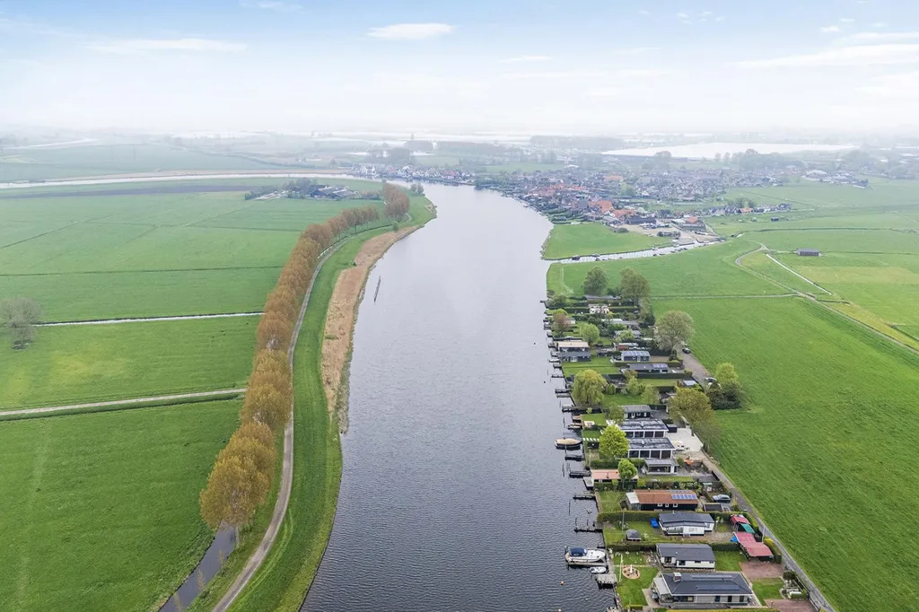 Õhuvaade - Floating House with Private Dock in IJsselmuiden