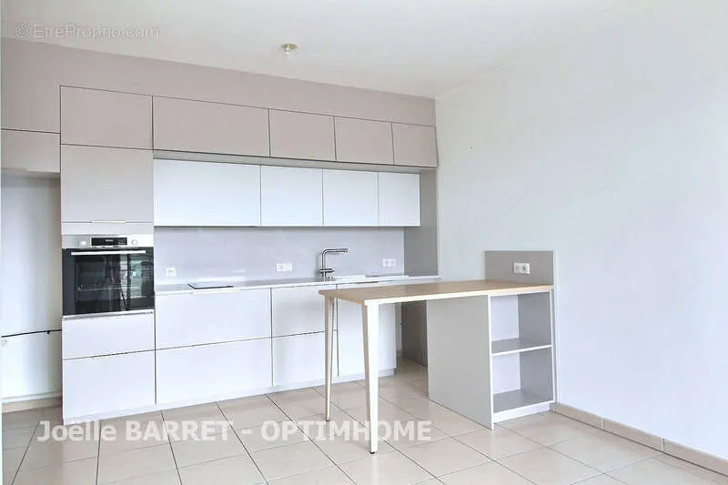Cuisine - Appartement 3 Pièces avec Vue Golf et Terrasse à Biot