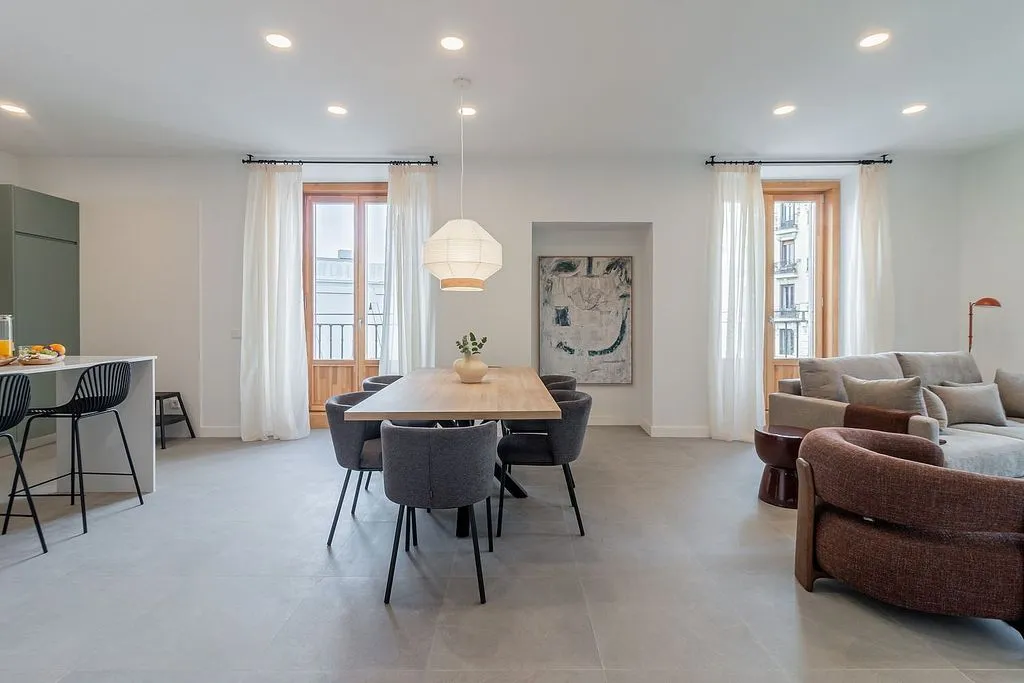 Salle à manger - Furnished Flat with Balcony in Madrid