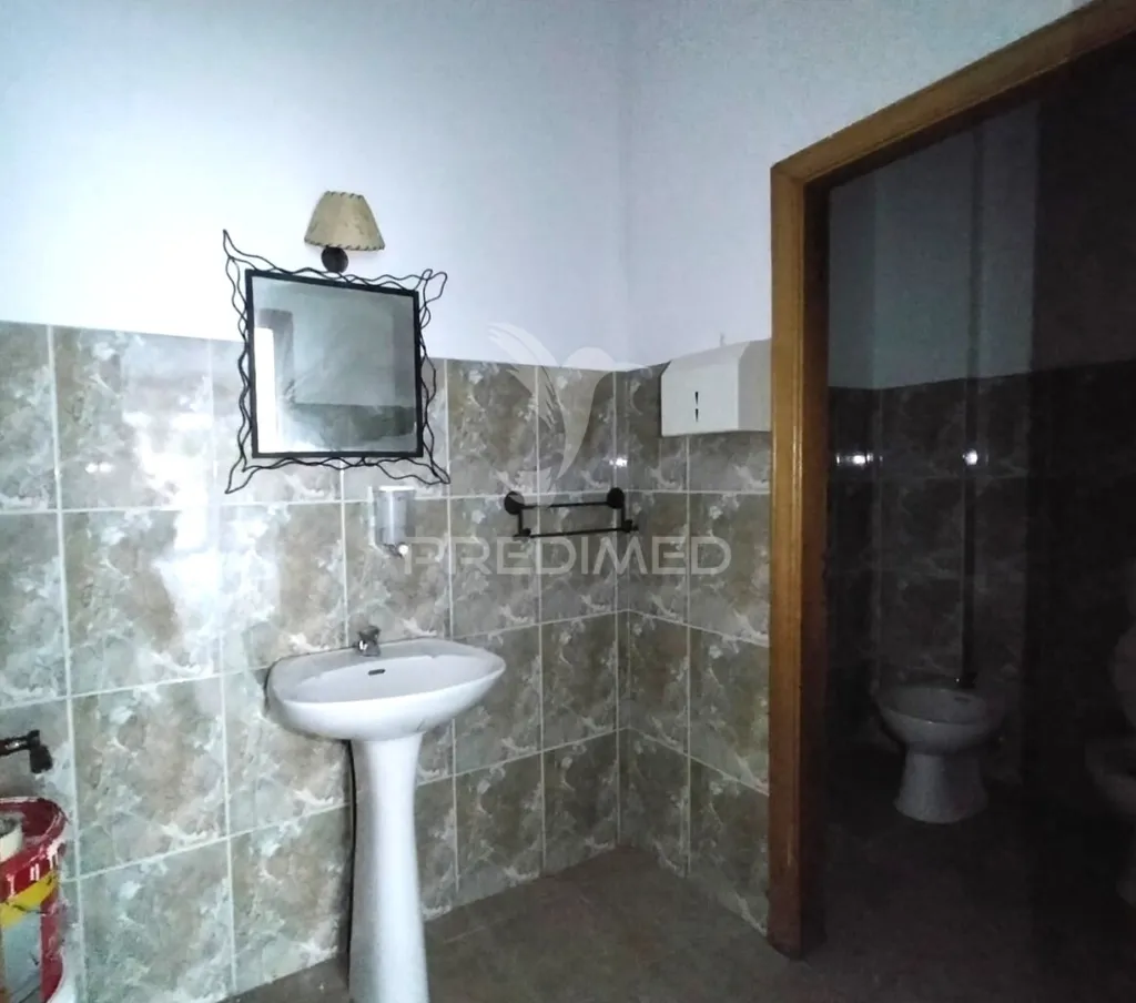Vannitoad - Commercial Space with High Visibility in Belas
