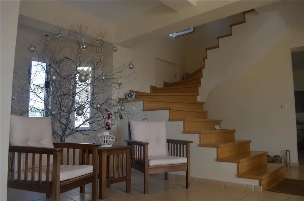 Appartement 6 pièces à Loutraki