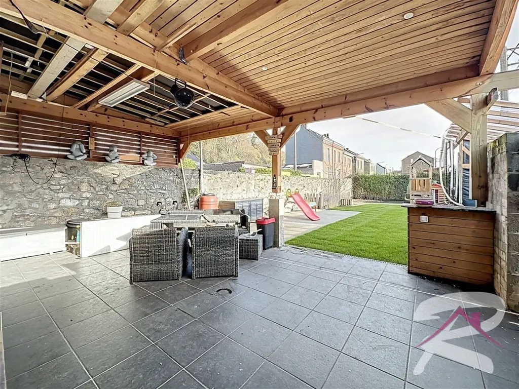 Terrass - 4-Floor House with Pergola in Roufosse