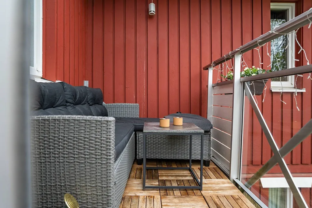 Balcon - Renovated Apartment with West-Facing Balcony in Hea