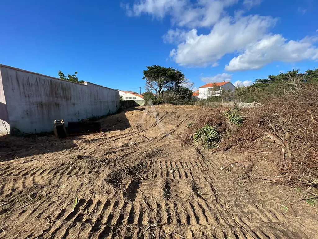 Giardino - Buildable Plot with Ocean Access in Bretignolles-sur-Mer