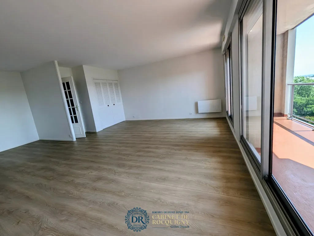 Elutuba - T3 with Panoramic View in Orleans Centre