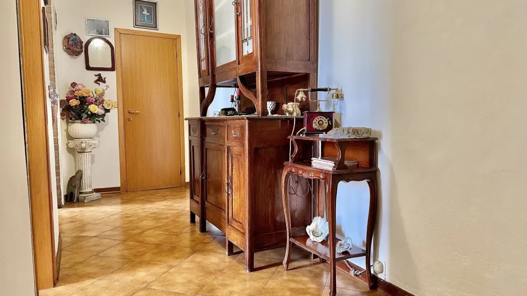 Entrée - 3-Bed Apartment with Veranda in Parma