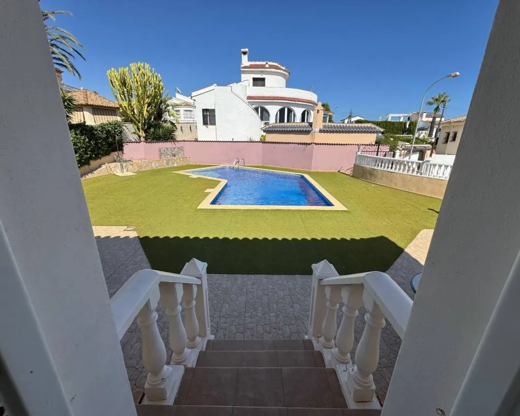 Bassein - Seven-Bedroom Villa with Pool in Ciudad Quesada