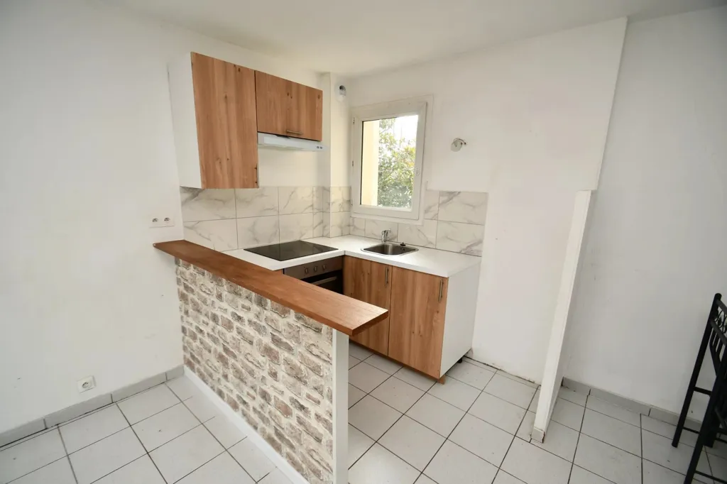 Cuisine - Appartement F2 avec Balcon à Livry-Gargan