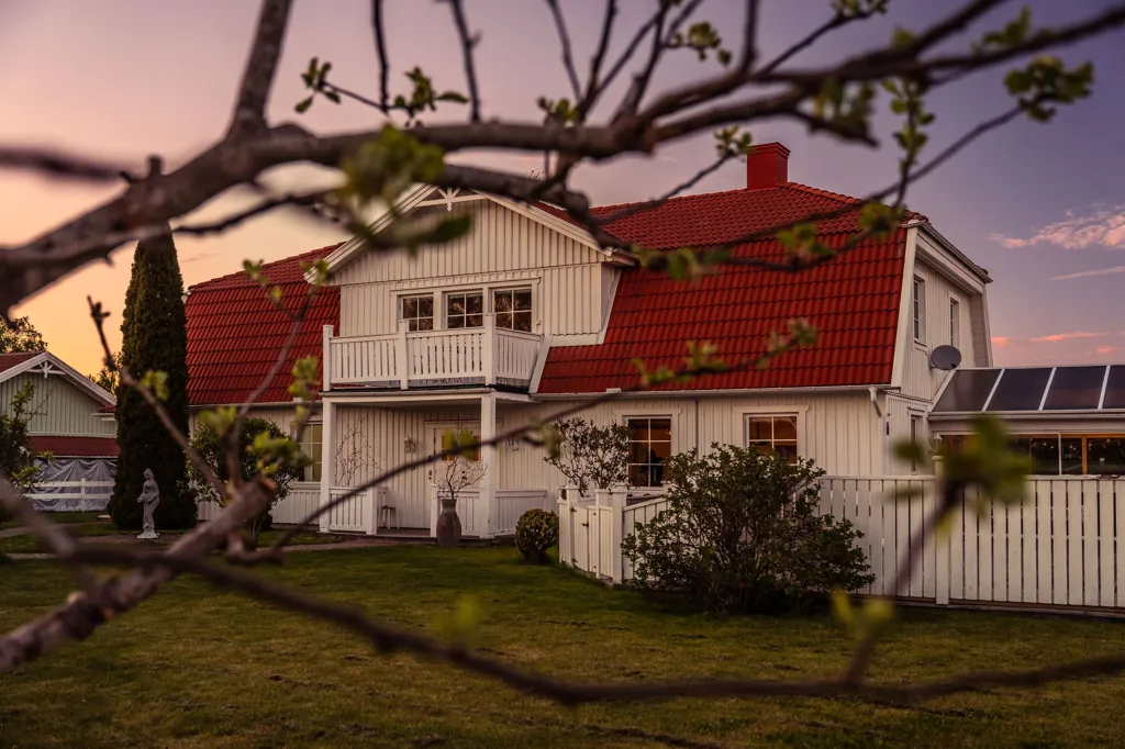 Välivaade - Classical Manor-Style Villa with Open Views near Uppsala