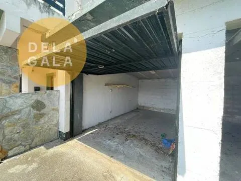 Garaaž - Chalet with Extensive Land in Getxo