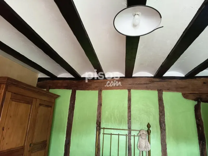 Rooms - Palatial House with Garden in Larumbe