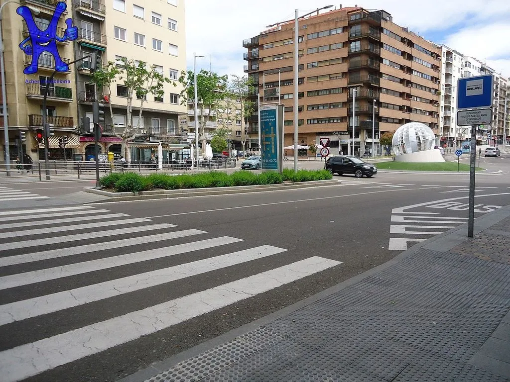 Furnished Flat with Central Heating in Carmelitas