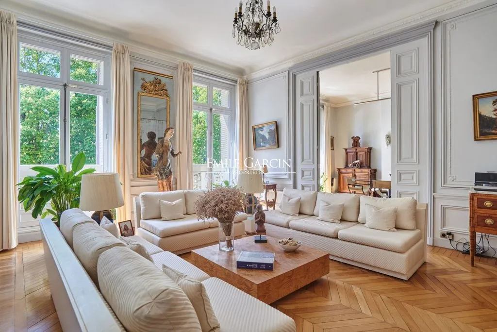Elutuba - Luxury Apartment with Seine View in Paris