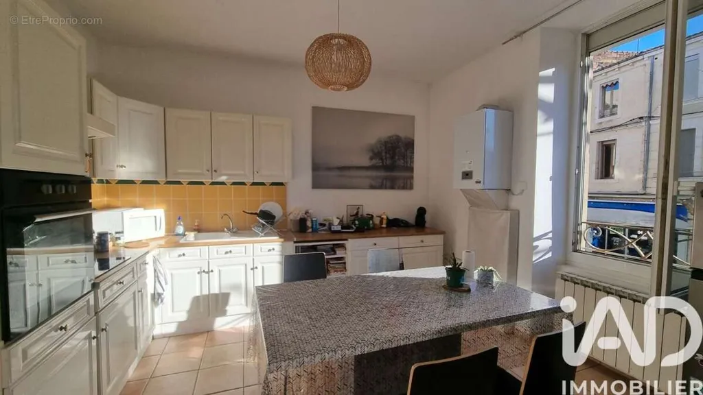 Kitchen - 3-Bed Apartment in Châteaurenard Centre