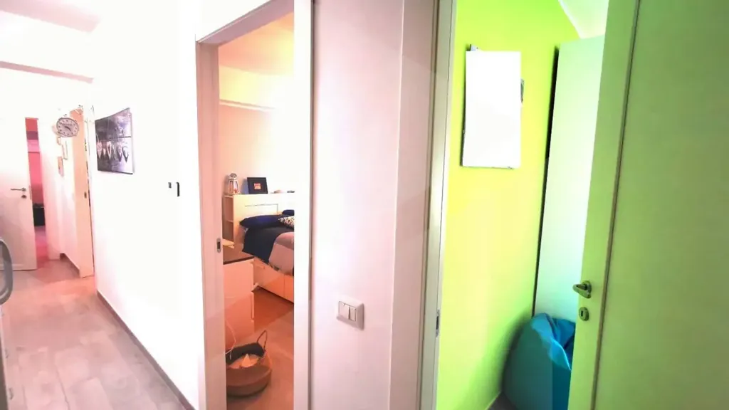 Esik - Recently Refined Apartment with Parking in Messina
