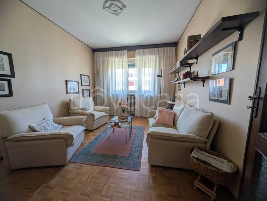 Séjour - Spacious Apartment with Terrace in Cuneo