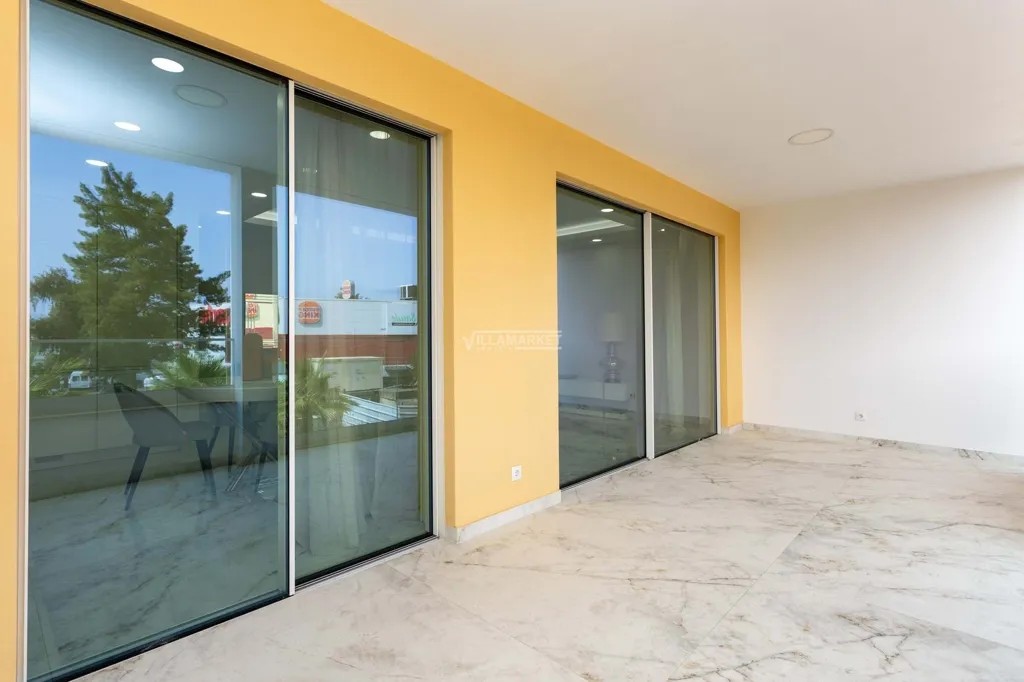 Terrass - 3+1 Bedroom Apartment with Rooftop Pool in Lagos