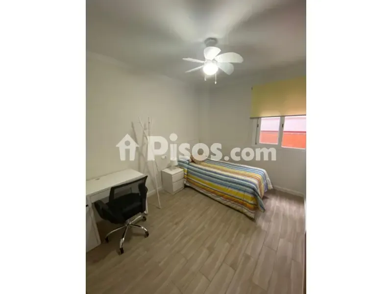 Chambres - Furnished Flat with Patio in Dos Hermanas