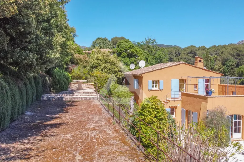 Extérieur - Villa Provençale avec Jardin et Piscine à Saint-Paul-de-Vence
