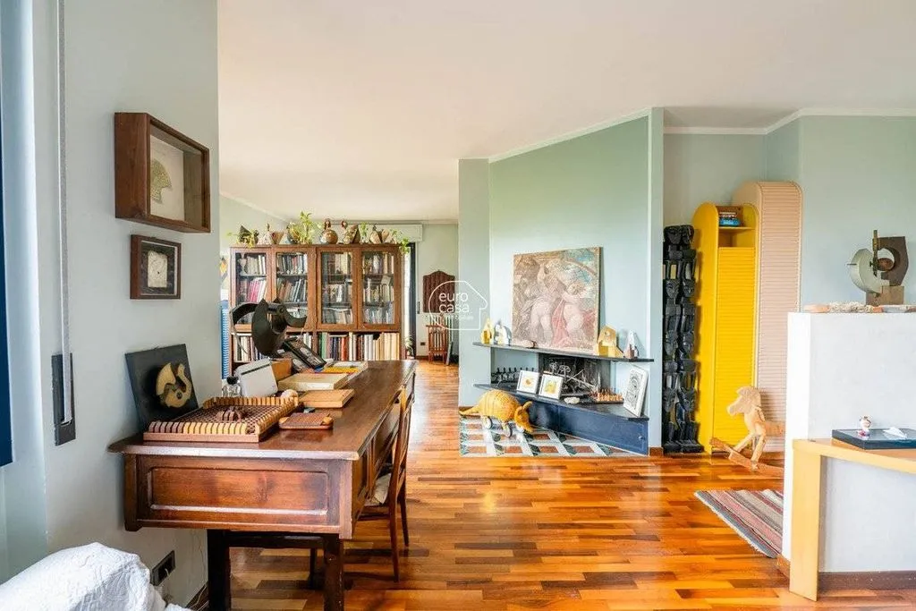 Office - Luxury Penthouse with Pool in Cassina de' Pecchi
