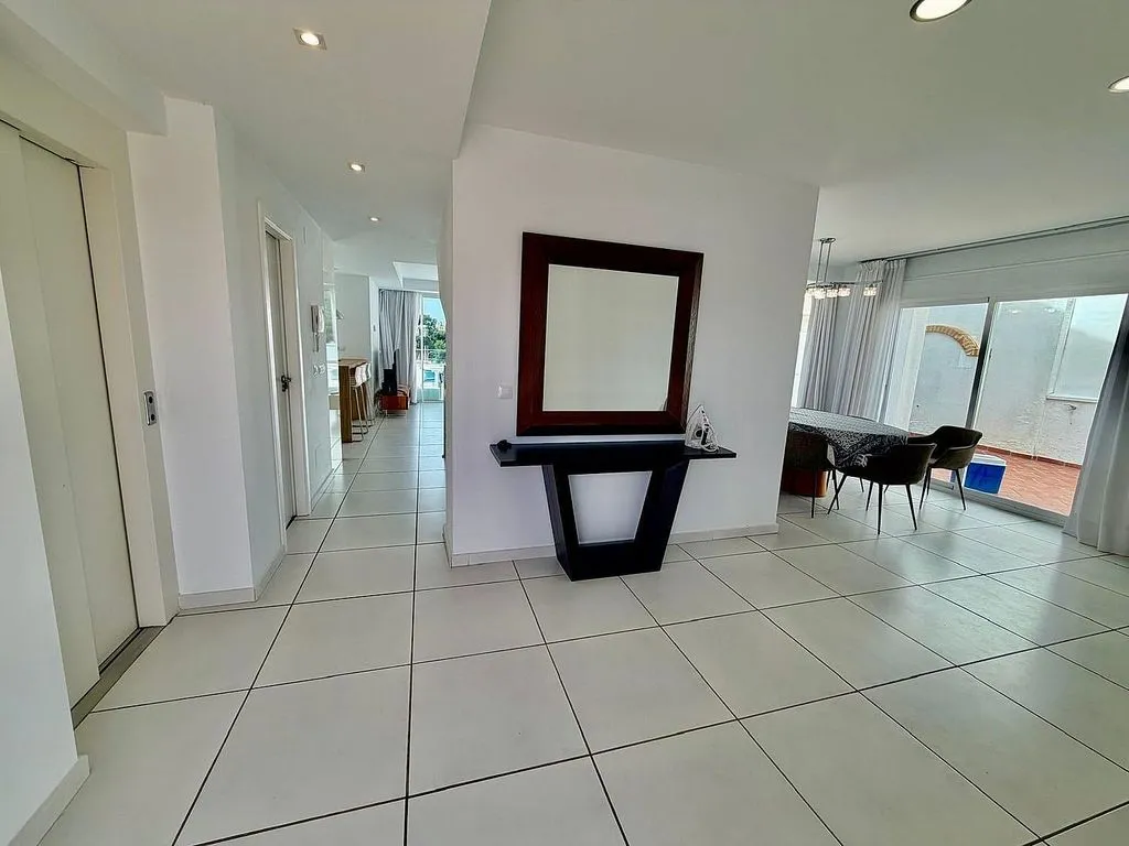 hallway_entrance