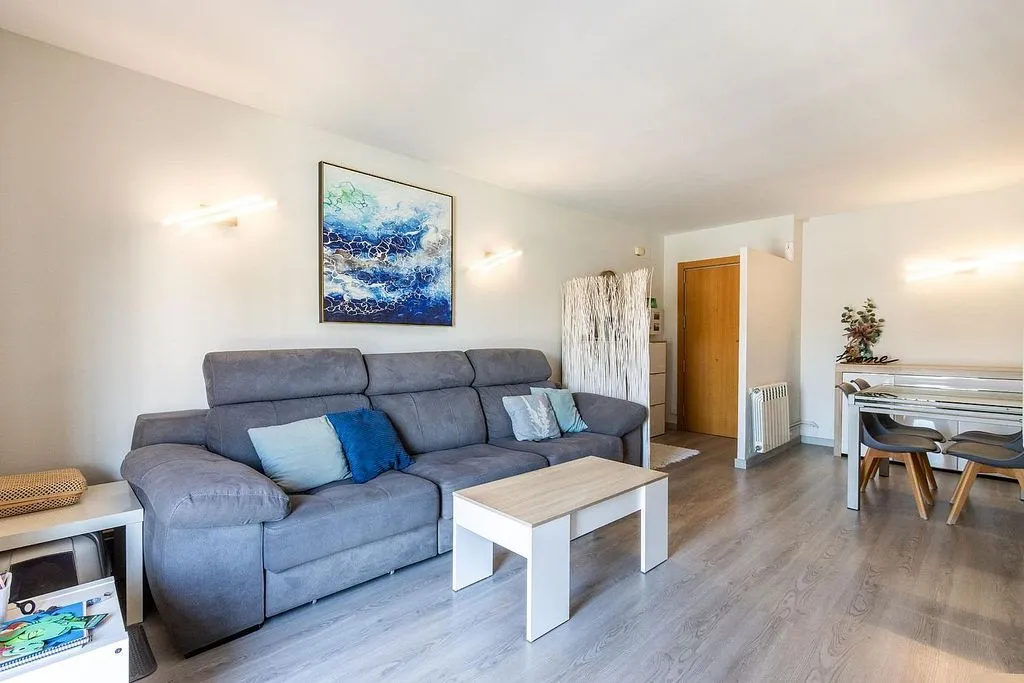 Reformed Apartment with Terrace in Polinyà