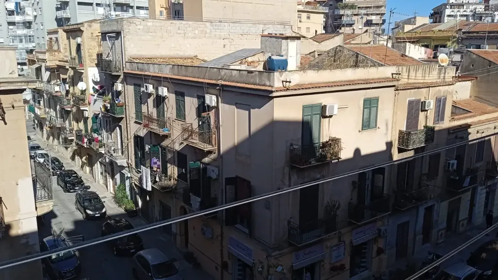 Välivaade - Two-Bedroom Apartment with Balcony in Palermo