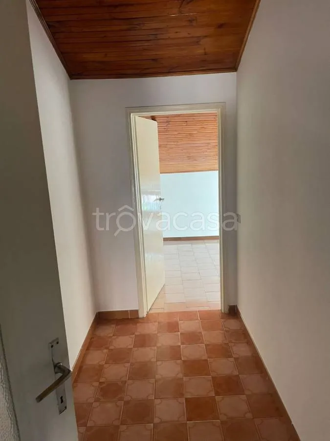 Entrée - Mansard Apartment with Box in Faloppio