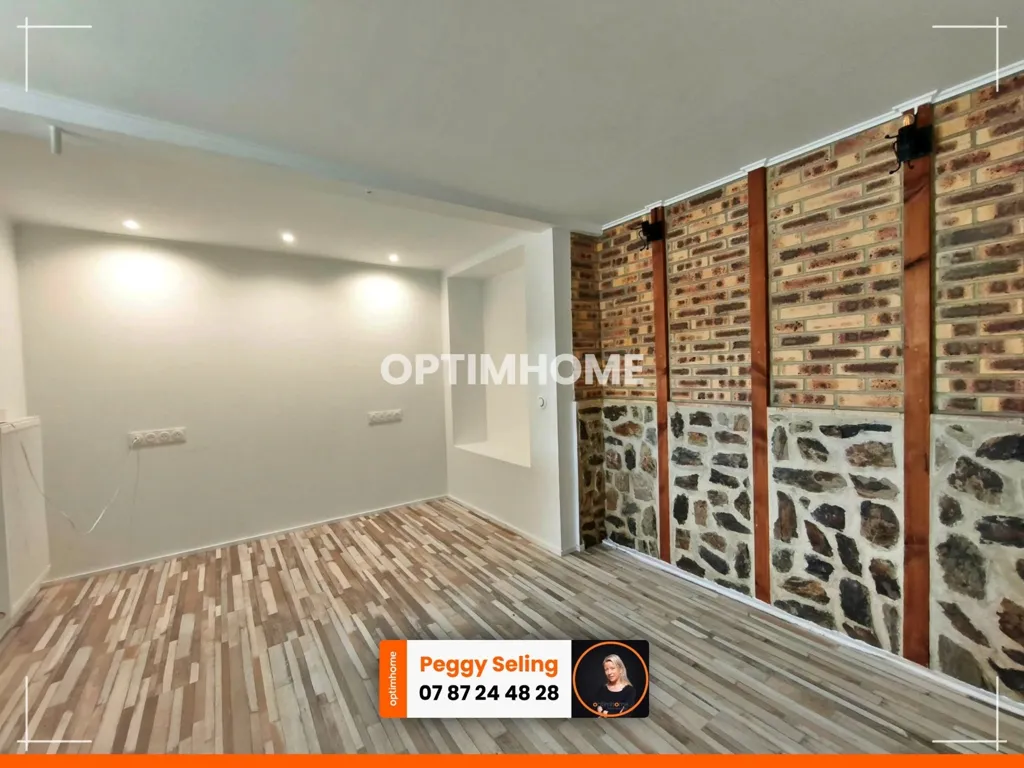 Rooms - Historic Maison with Courtyard in Wignehies