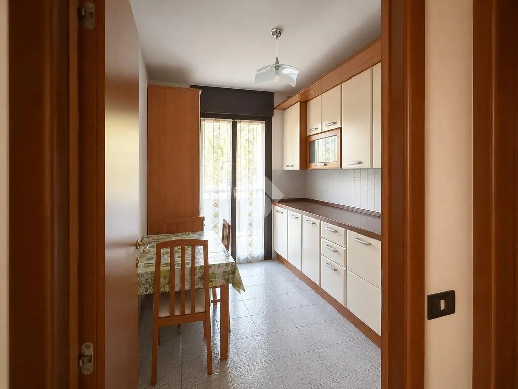 Cuisine - Bright 2-Bedroom Apartment with Balcony in Basiglio