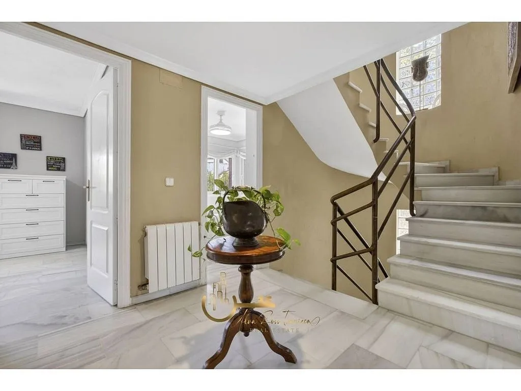 Pièces - Renovated Chalet with Garden in Simón Verde