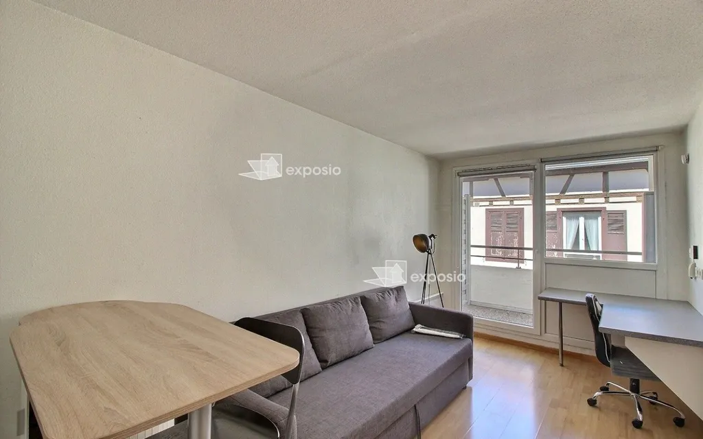 Séjour - Studio Meublé avec Balcon à Strasbourg