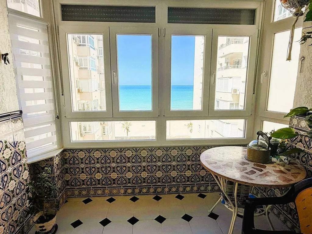 Rõdu - Beachfront Apartment with Garage in Playa Victoria