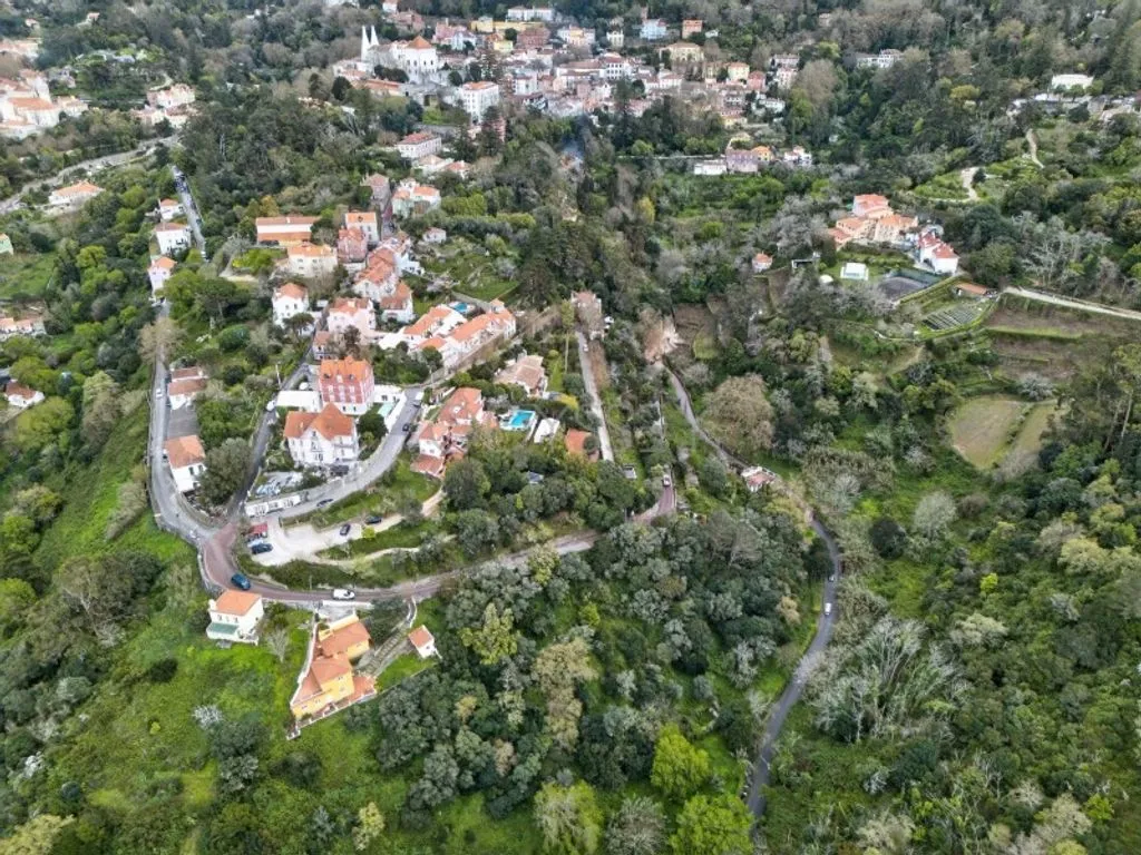 Vue aérienne - Luxury Hotel Development in Sintra's Historic Village