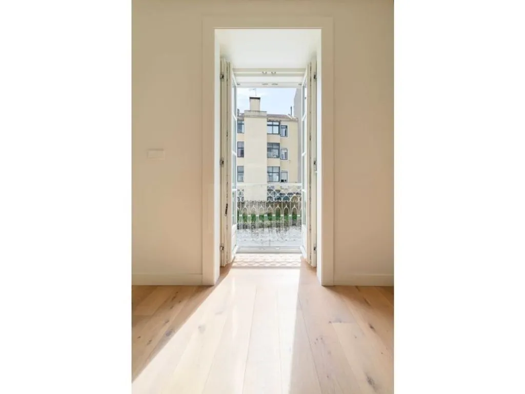 Esik - Luxury Flat with Pool in Graca, Lisbon
