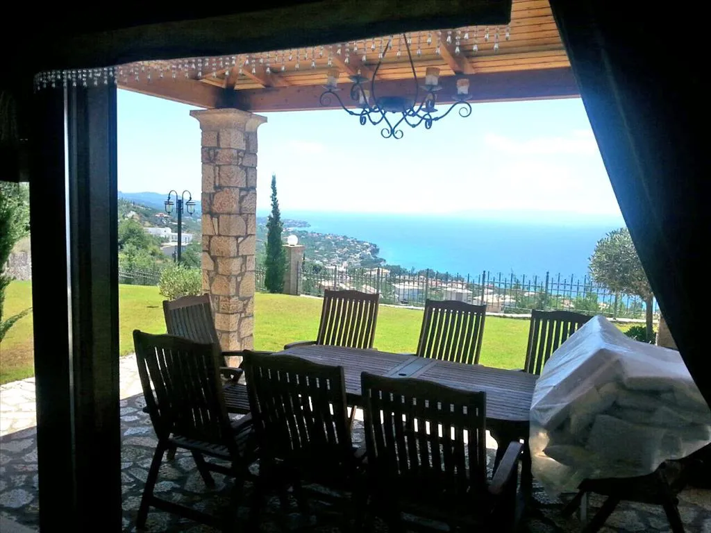 Terrasse - Villa with Sea View and Pool in Kalamata