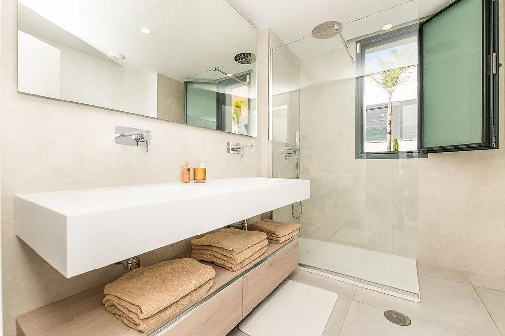 Vannitoad - Duplex with Sea View and Pool in Marbella