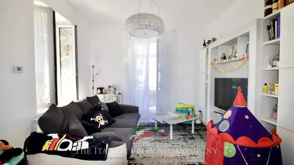 Living Room - Trilocale with Large Terrace in Bordighera