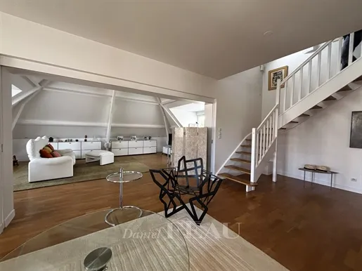 Living Room - 4-Bed Apartment with Garden in Saint-Germain-en-Laye
