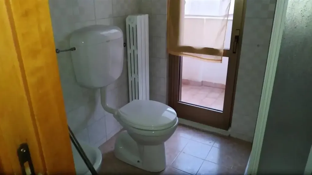 Vannitoad - Six-Room Apartment in Rende