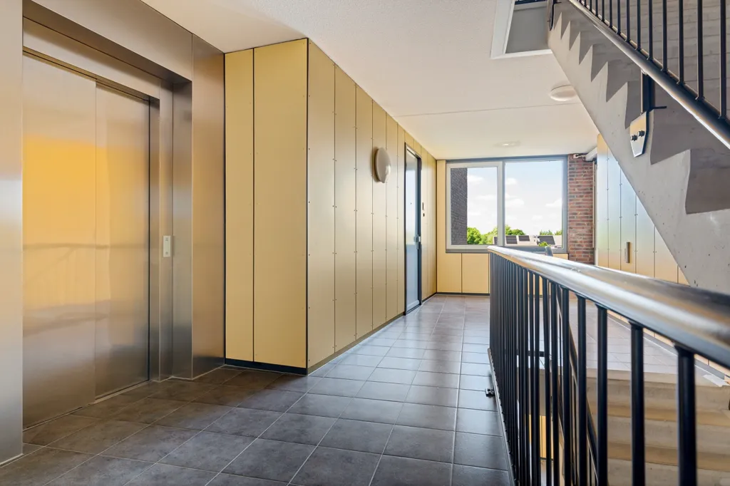 Entrée - Portiekflat with Balcony in Enschede