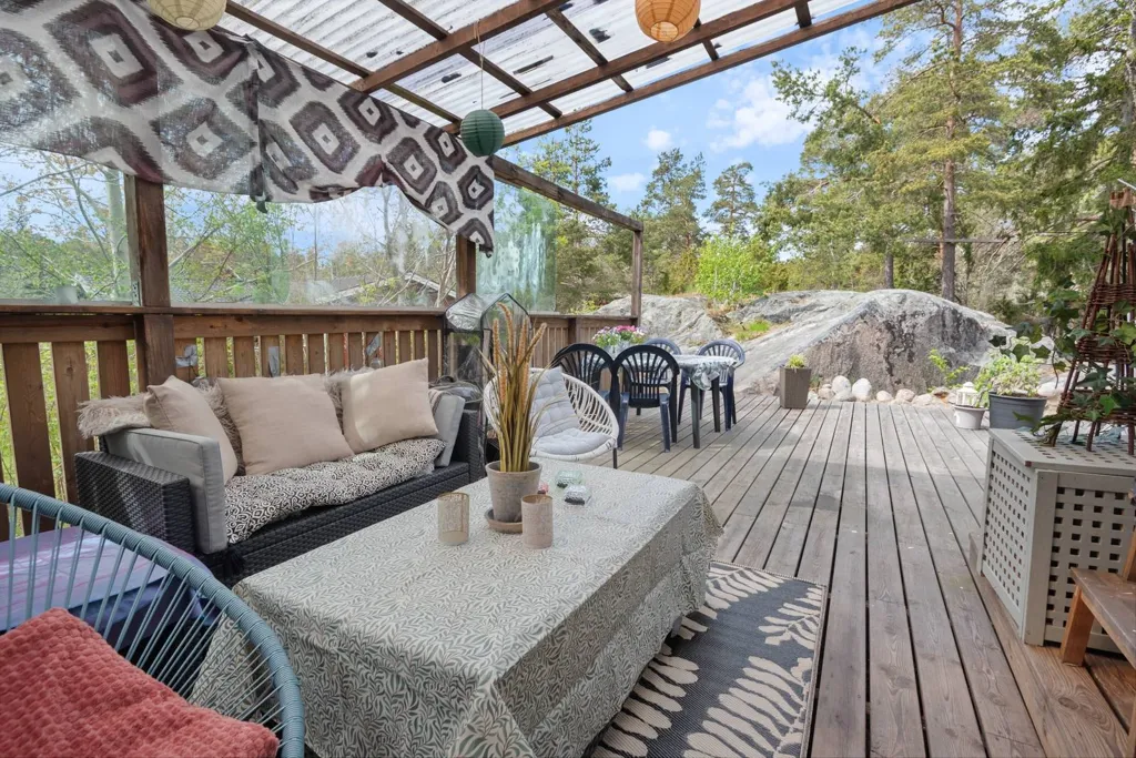 Terrasse - Two Renovated Cottages with Sea View in Långvik